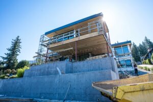 hillside-house-side-backyard